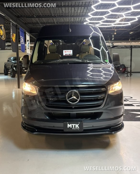 2021 Midwest Automotive Designs Mercedes-Benz Sprinter 2500 Daycruiser