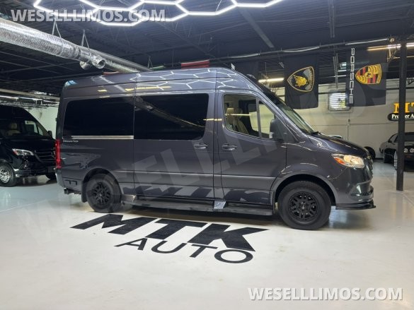 2021 Midwest Automotive Designs Mercedes-Benz Sprinter 2500 Daycruiser