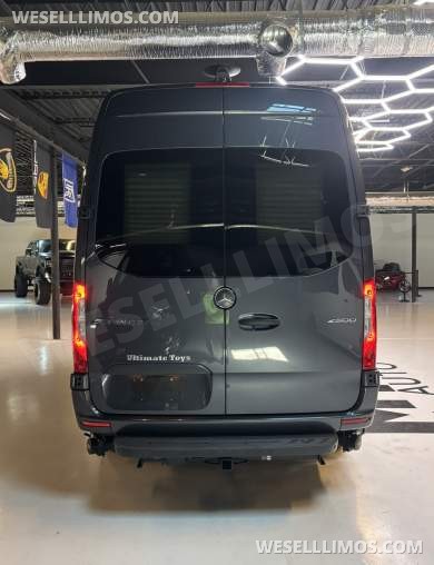 2021 Midwest Automotive Designs Mercedes-Benz Sprinter 2500 Daycruiser