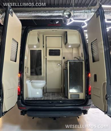 2021 Midwest Automotive Designs Mercedes-Benz Sprinter 2500 Daycruiser