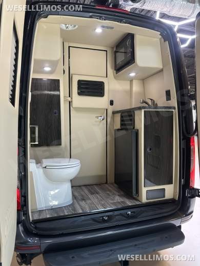 2021 Midwest Automotive Designs Mercedes-Benz Sprinter 2500 Daycruiser