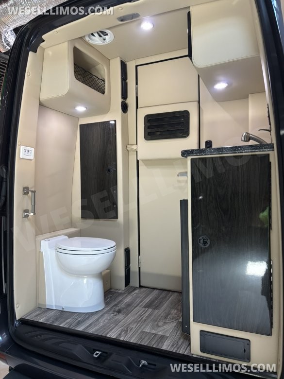 2021 Midwest Automotive Designs Mercedes-Benz Sprinter 2500 Daycruiser