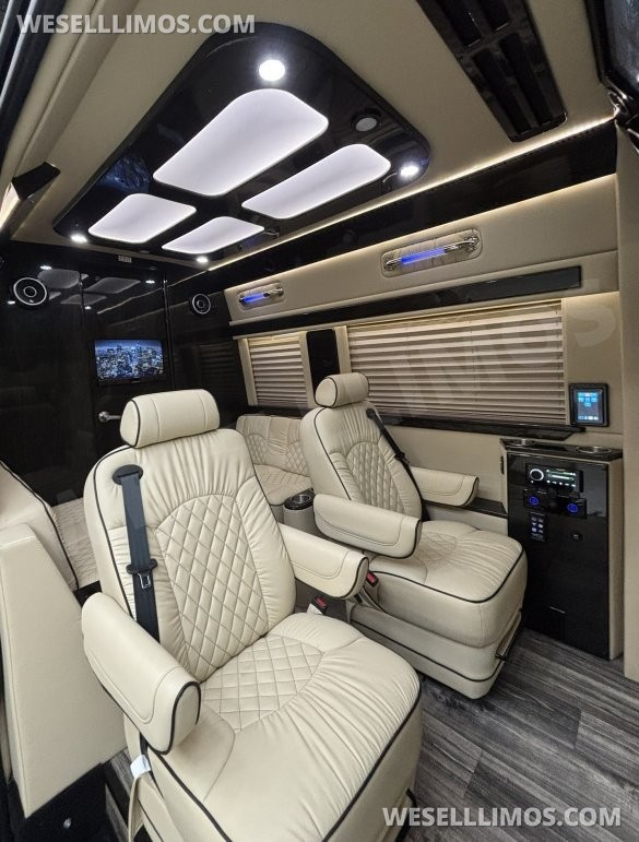 2021 Midwest Automotive Designs Mercedes-Benz Sprinter 2500 Daycruiser