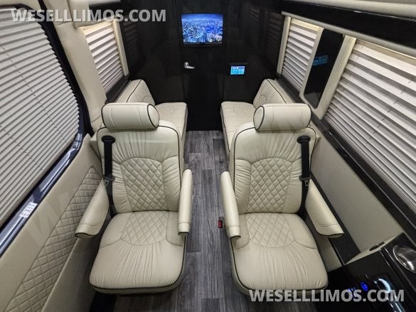 2021 Midwest Automotive Designs Mercedes-Benz Sprinter 2500 Daycruiser