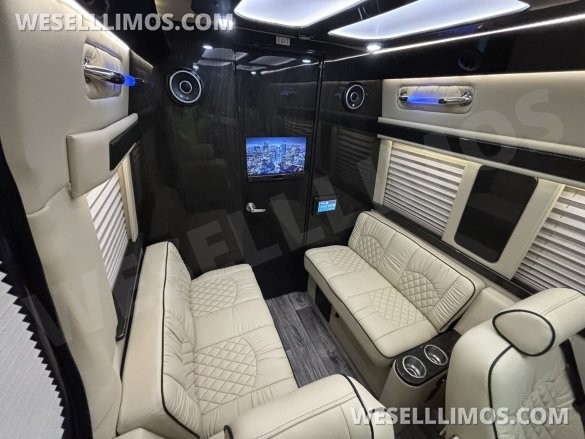 2021 Midwest Automotive Designs Mercedes-Benz Sprinter 2500 Daycruiser