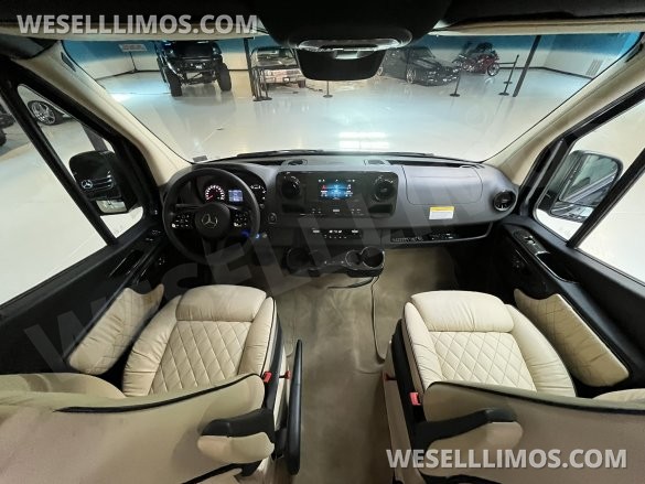 2021 Midwest Automotive Designs Mercedes-Benz Sprinter 2500 Daycruiser