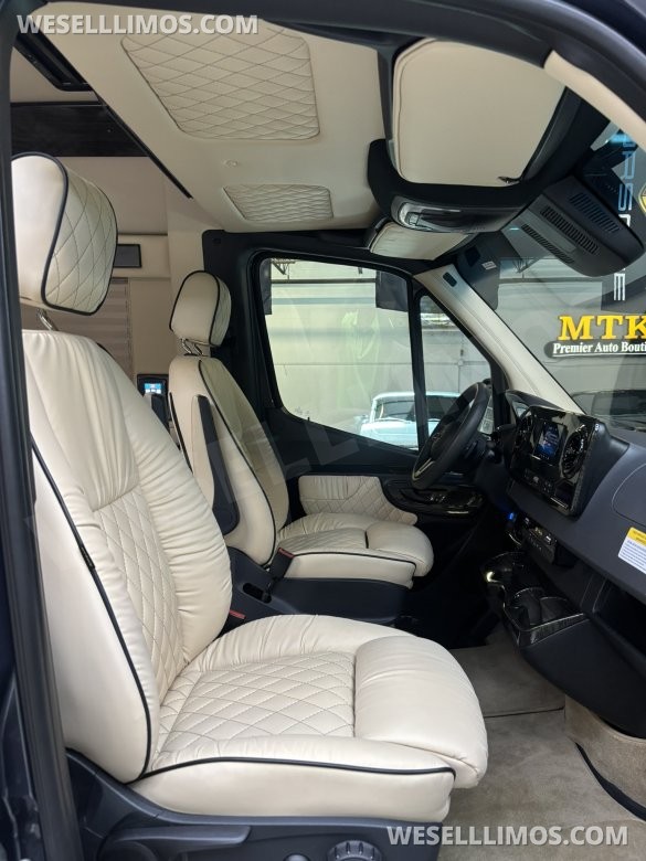 2021 Midwest Automotive Designs Mercedes-Benz Sprinter 2500 Daycruiser