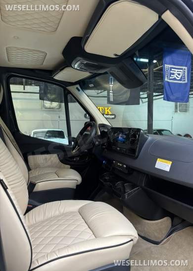 2021 Midwest Automotive Designs Mercedes-Benz Sprinter 2500 Daycruiser