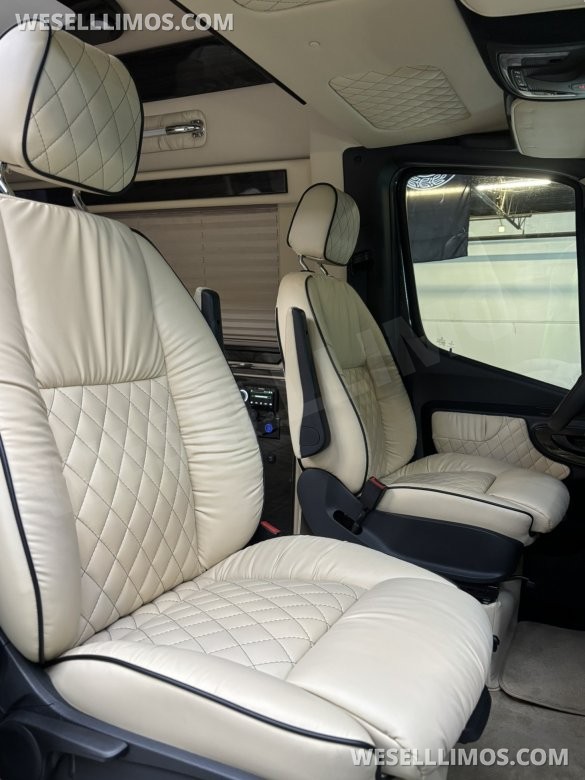 2021 Midwest Automotive Designs Mercedes-Benz Sprinter 2500 Daycruiser
