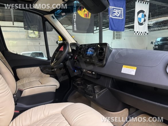 2021 Midwest Automotive Designs Mercedes-Benz Sprinter 2500 Daycruiser