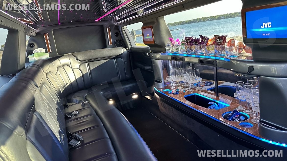 Photo of Limousine for sale: 2013 Lincoln Mkt 120&quot; by Springfield