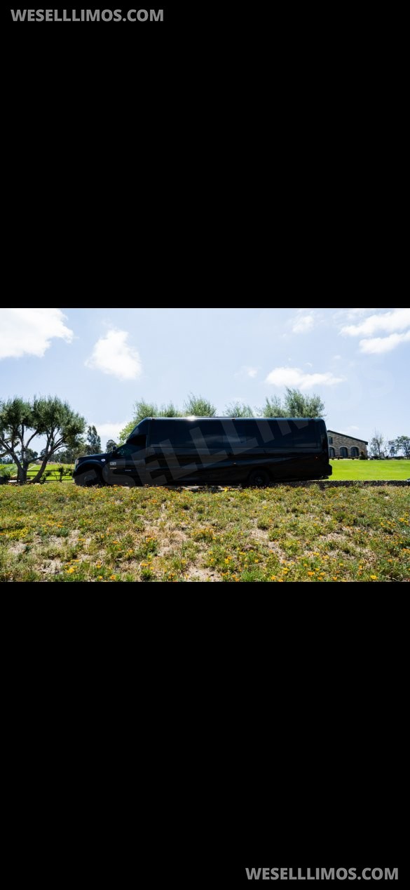 2019 Unique industries  Ford F550 CEO SUV Mobile Office