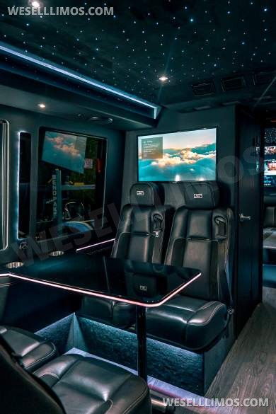 2019 Unique industries  Ford F550 CEO SUV Mobile Office