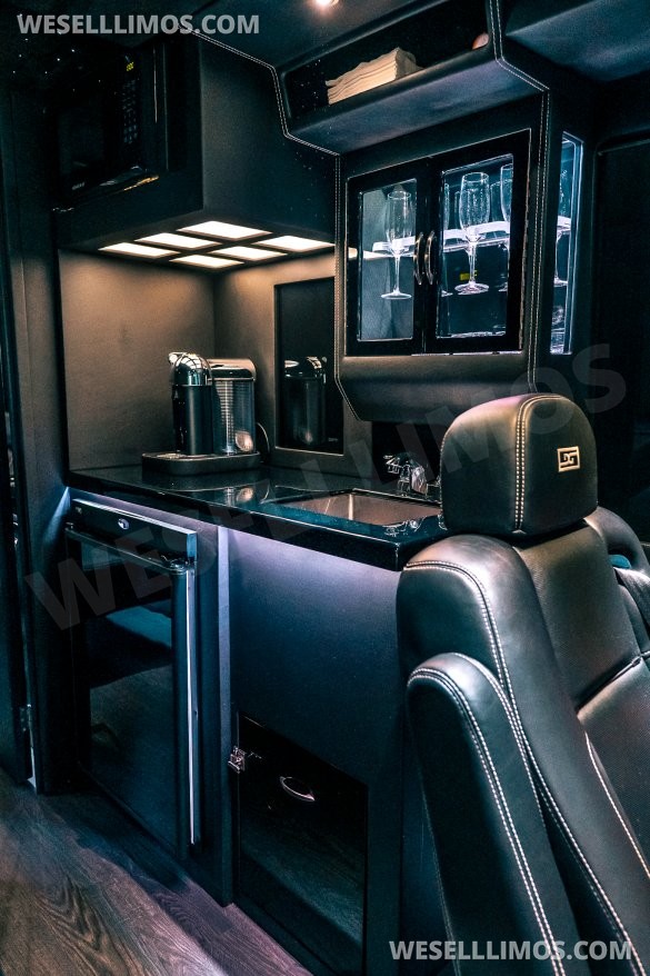 2019 Unique industries  Ford F550 CEO SUV Mobile Office