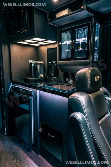 2019 Unique industries  Ford F550 CEO SUV Mobile Office