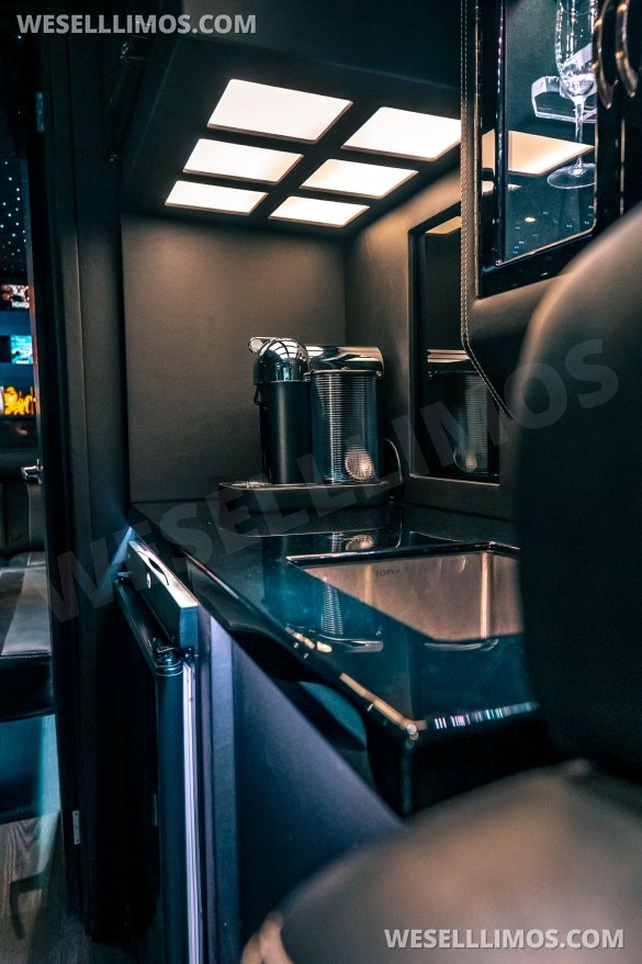 2019 Unique industries  Ford F550 CEO SUV Mobile Office