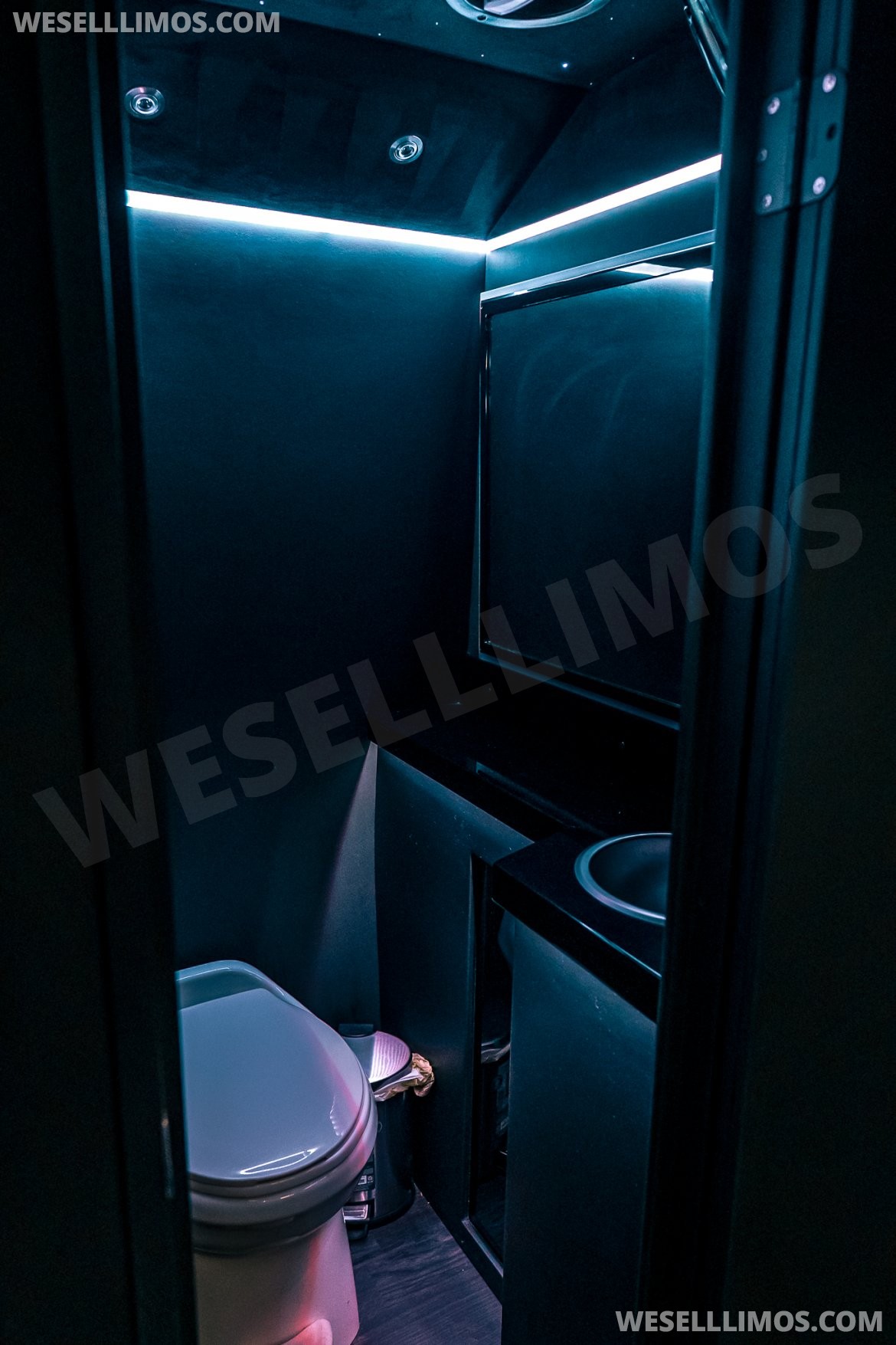 Photo of CEO SUV Mobile Office for sale: 2019 Ford F550 26&quot; by Unique industries