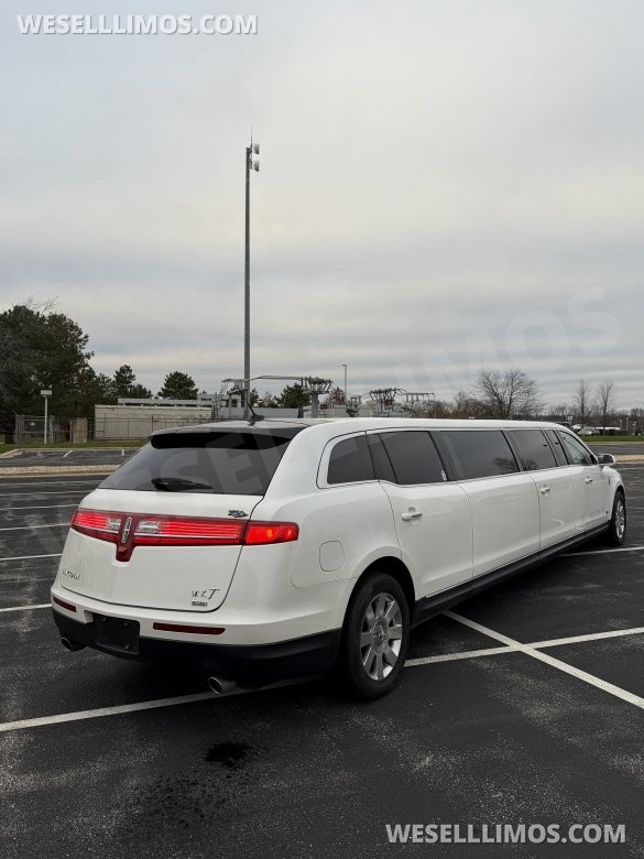 2016 5 Door Royale Lincoln MKT Limousine