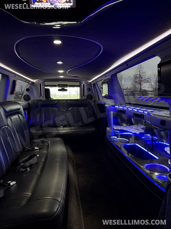 2016 5 Door Royale Lincoln MKT Limousine