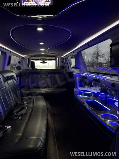 2016 5 Door Royale Lincoln MKT Limousine