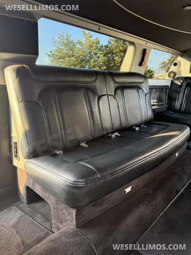 2016 5 Door Royale Lincoln MKT Limousine
