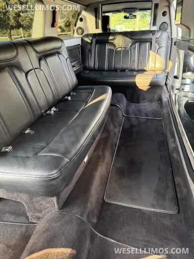 2016 5 Door Royale Lincoln MKT Limousine
