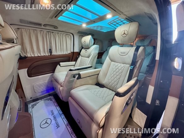 2020 Asia Mercedes-Benz Metris CEO Mobile Office  CEO SUV Mobile Office