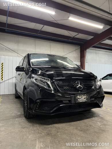 2020 Asia Mercedes-Benz Metris CEO Mobile Office  CEO SUV Mobile Office