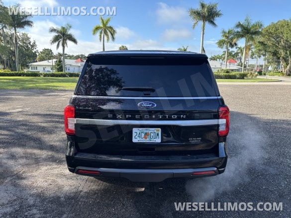 2022 Ford Expedition SUV Stretch Limousine- Was A Family Vehicle