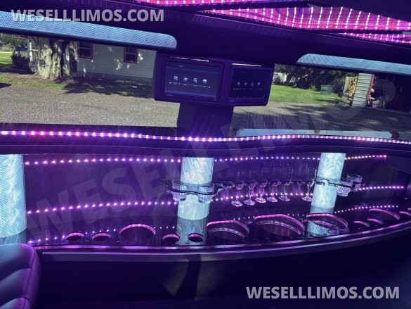 2022 Ford Expedition SUV Stretch Limousine- Was A Family Vehicle