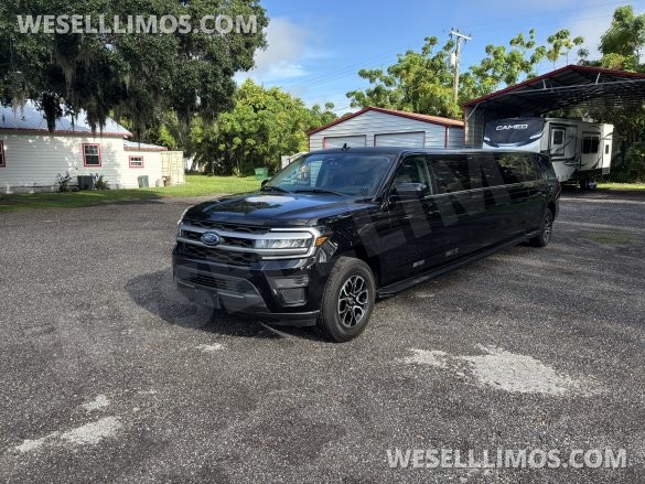 2022 Ford Expedition SUV Stretch Limousine- Was A Family Vehicle