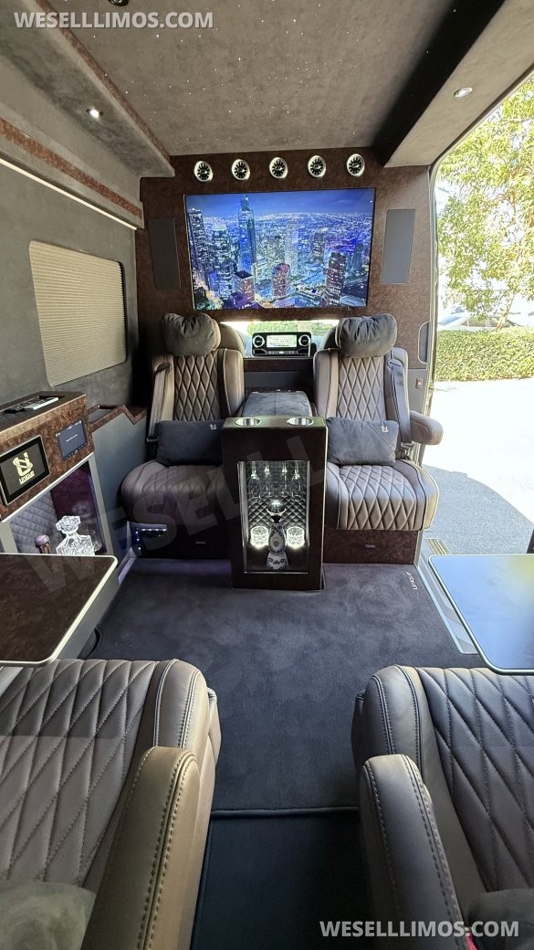 2024 Unique Industries Mercedes-Benz Sprinter 3500 AWD Limousine