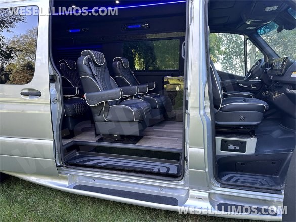 2023 AWD 12 Passenger Dreamliner Auto Elite Mercedes-Benz Sprinter
