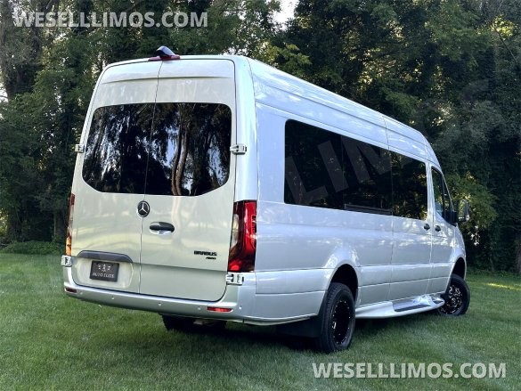 2023 AWD 12 Passenger Dreamliner Auto Elite Mercedes-Benz Sprinter