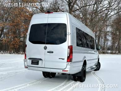 2023 AWD 12 Passenger Dreamliner Auto Elite Mercedes-Benz Sprinter