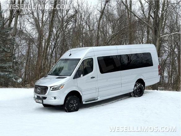 2023 AWD 12 Passenger Dreamliner Auto Elite Mercedes-Benz Sprinter