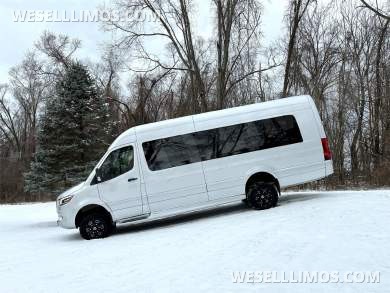 2023 AWD 12 Passenger Dreamliner Auto Elite Mercedes-Benz Sprinter