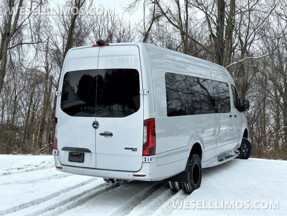 2023 AWD 12 Passenger Dreamliner Auto Elite Mercedes-Benz Sprinter