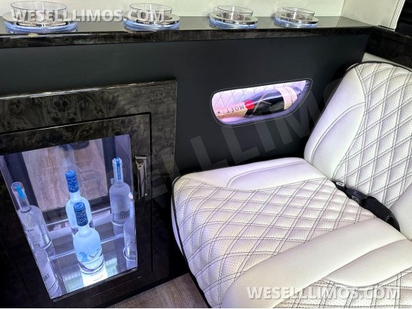 2024 Maybach Trim Air Ride Susp Leather Heat/Cool/Massage Auto Elite MBSprinter Road Liner Limo