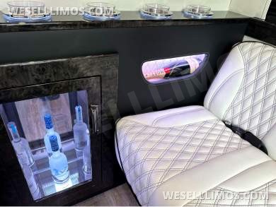 2024 Maybach Trim Air Ride Susp Leather Heat/Cool/Massage Auto Elite MBSprinter Road Liner Limo