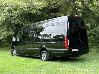 2024 Maybach Trim Air Ride Susp Leather Heat/Cool/Massage Auto Elite MBSprinter Road Liner Limo