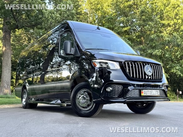 2024 Maybach Trim Leather Heat/Cool/Massage Seat Air Ride Auto Elite MBSprinter Road Liner Limo