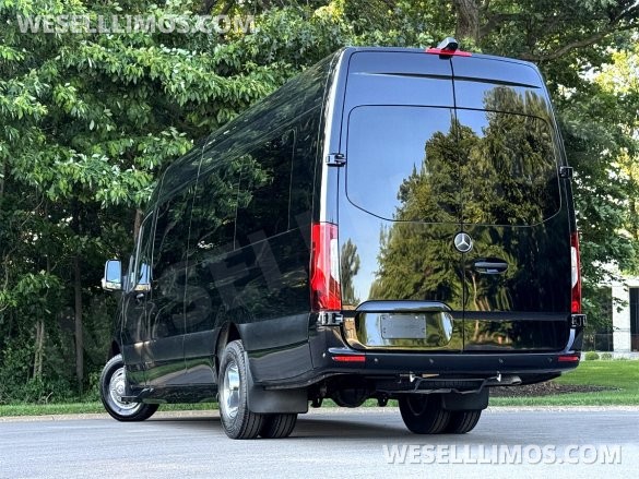 2024 Maybach Trim Leather Heat/Cool/Massage Seat Air Ride Auto Elite MBSprinter Road Liner Limo
