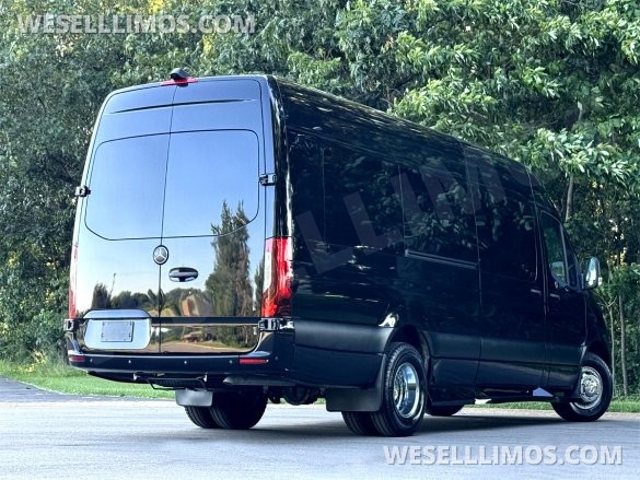 2024 Maybach Trim Leather Heat/Cool/Massage Seat Air Ride Auto Elite MBSprinter Road Liner Limo