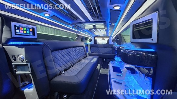 2022 SPV Chrysler 300 140" Limousine