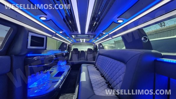 2022 SPV Chrysler 300 140" Limousine