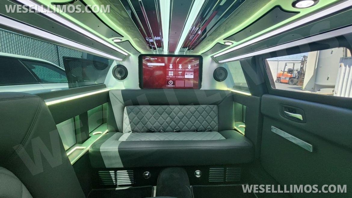 Photo of Limousine for sale: 2022 Chrysler 300 140&quot; by SPV