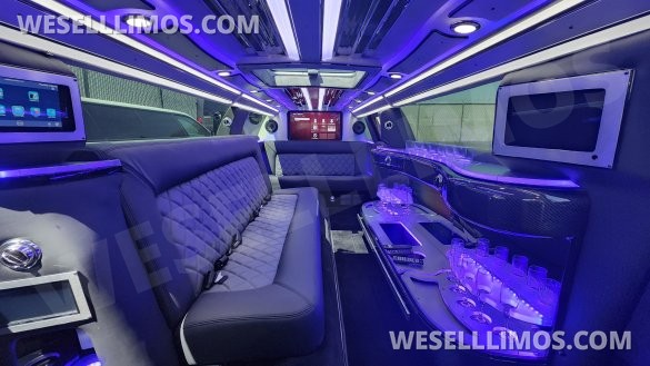 2022 SPV Chrysler 300 140" Limousine
