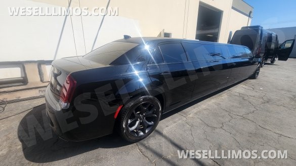 2022 SPV Chrysler 300 140" Limousine