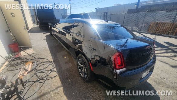 2022 SPV Chrysler 300 140" Limousine